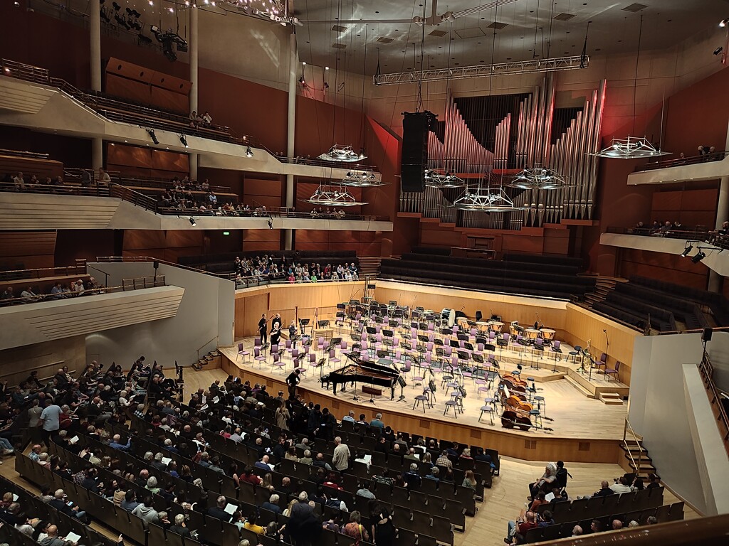 Bridgewater Hall  by countrylassie