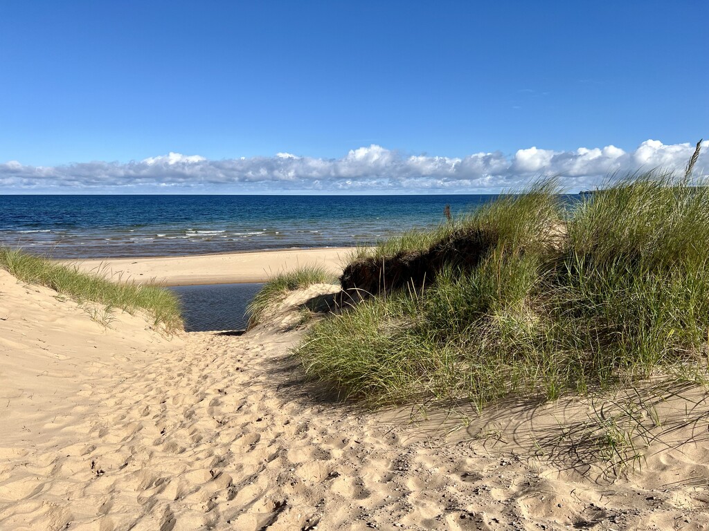 Lake Superior view by amyk