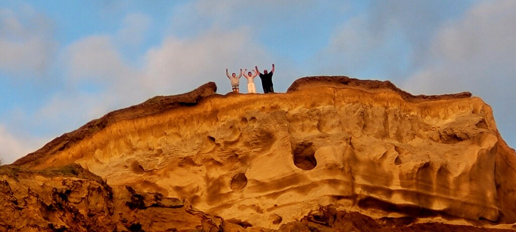 Mountain Climbers.. by julzmaioro