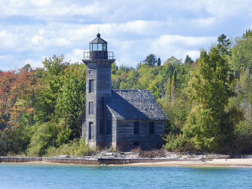 Grand Island East Channel lighthouse by amyk