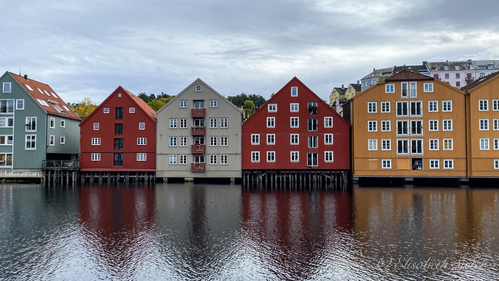 The piers in Trondheim  by elisasaeter