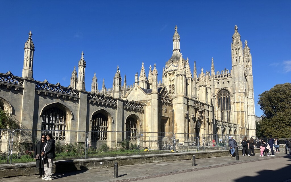 King’s College Chapel from the Road by foxes37