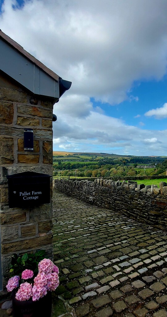 Pallet Farm Cottage, Edgworth by antmcg69