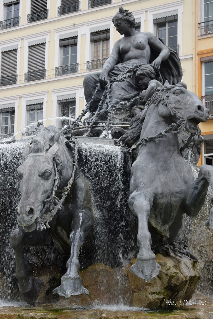 Fontaine Bartholdi, Lyon by parisouailleurs