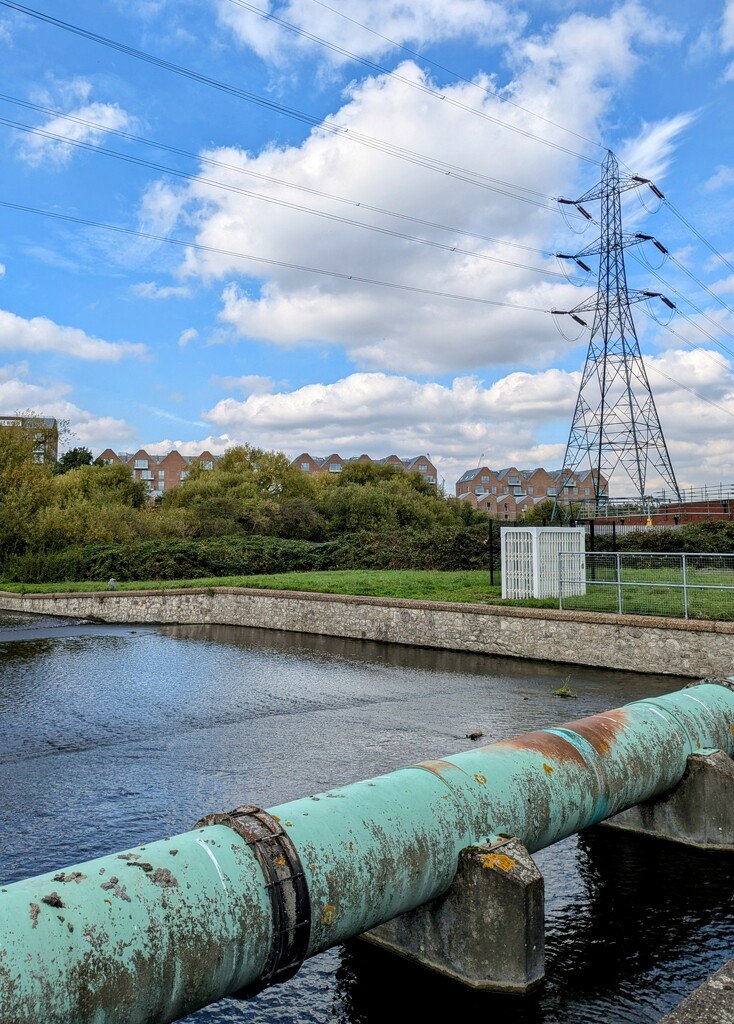 Pipe and pylon  by boxplayer