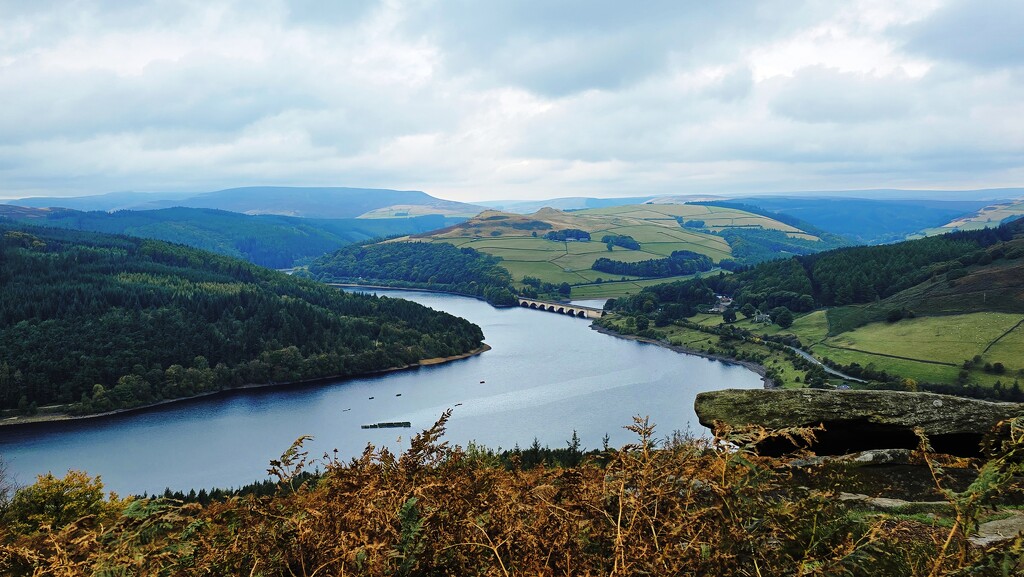 280/366 - Bamford Edge by isaacsnek