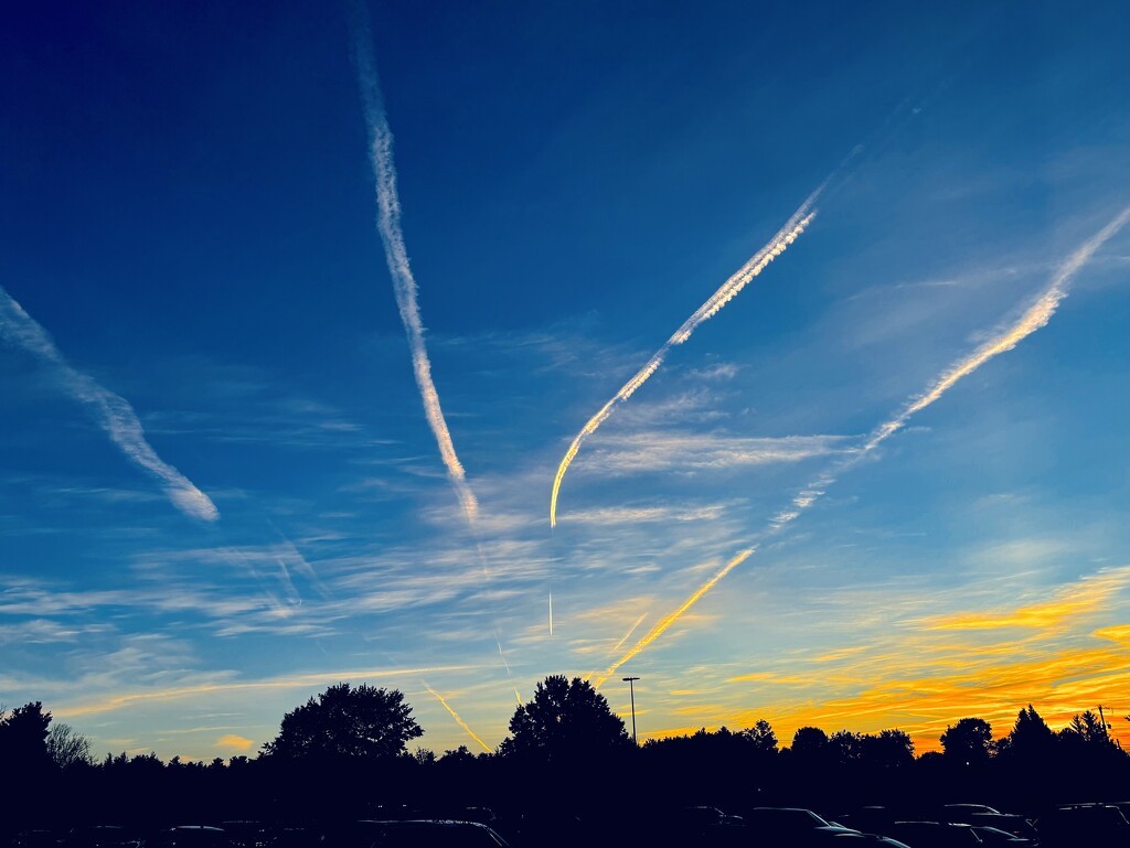 Vapor Trails by rickaubin