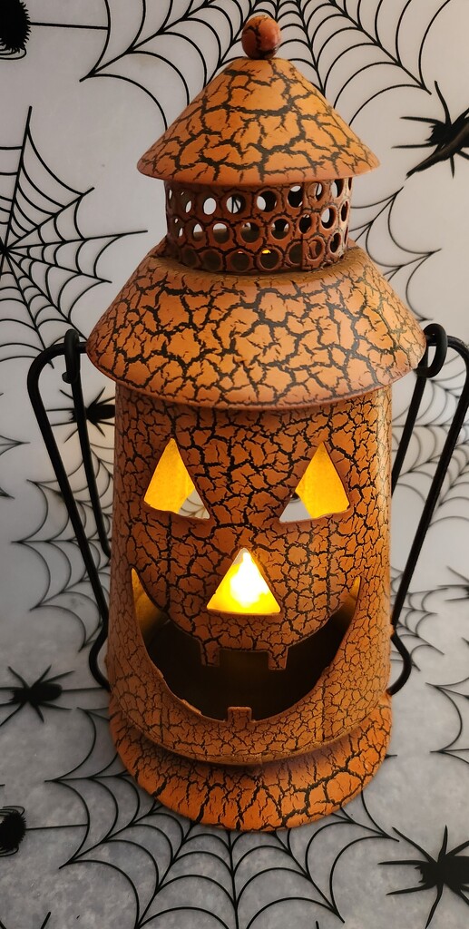 Halloween Lantern  by jo38