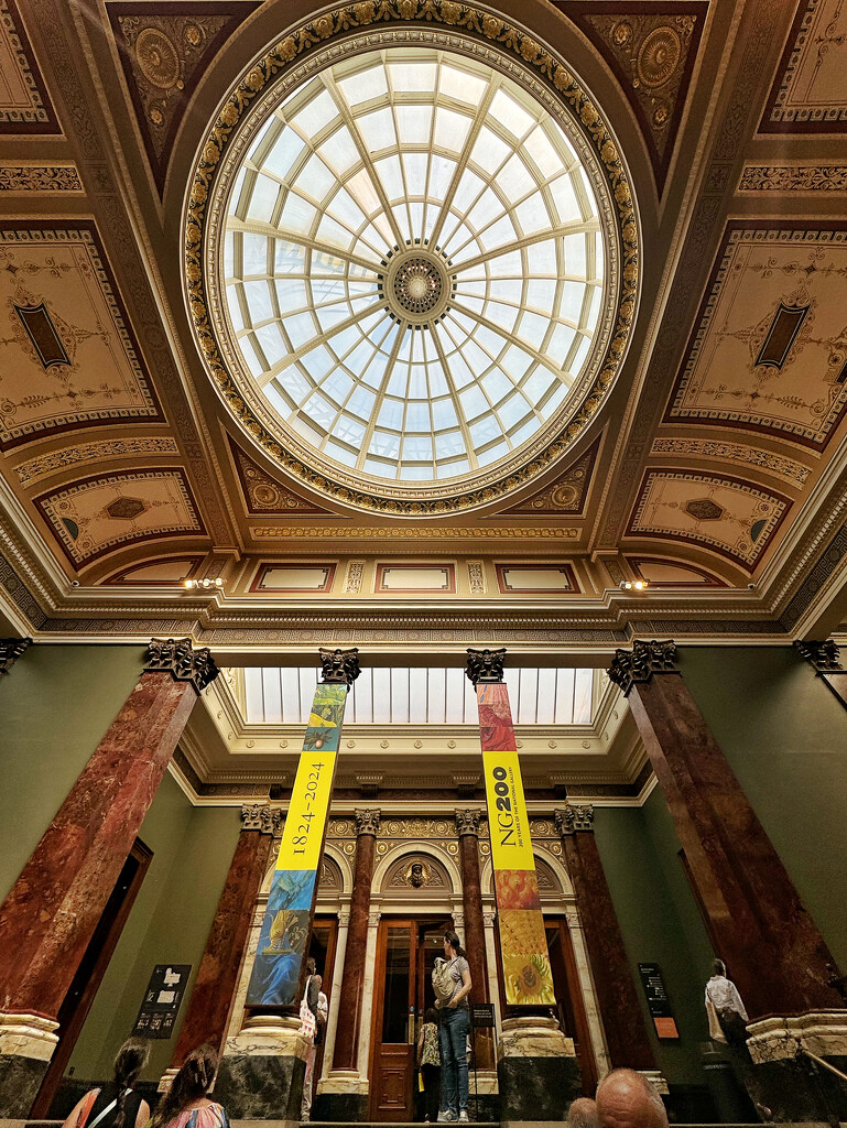 Inside the National gallery.  by cocobella