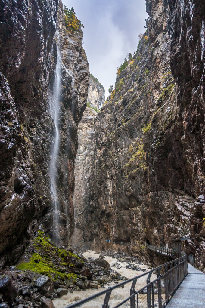 Grindelwald Glacier Canyon by kwind