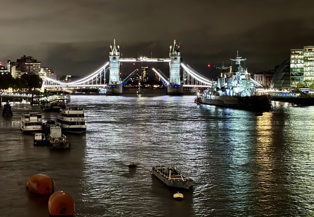 Tower Bridge at night by jeremyccc