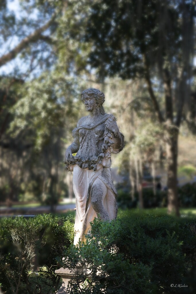 LHG_5301Statue at The Myrtles Plantation by rontu