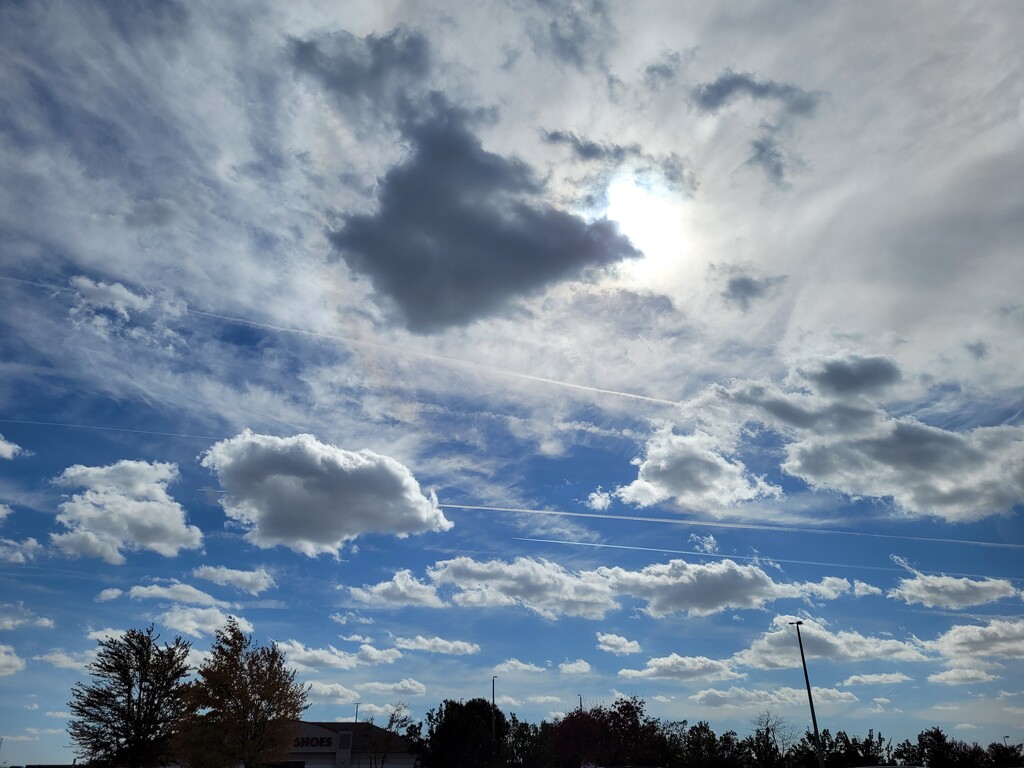 Chaotic sky by scoobylou