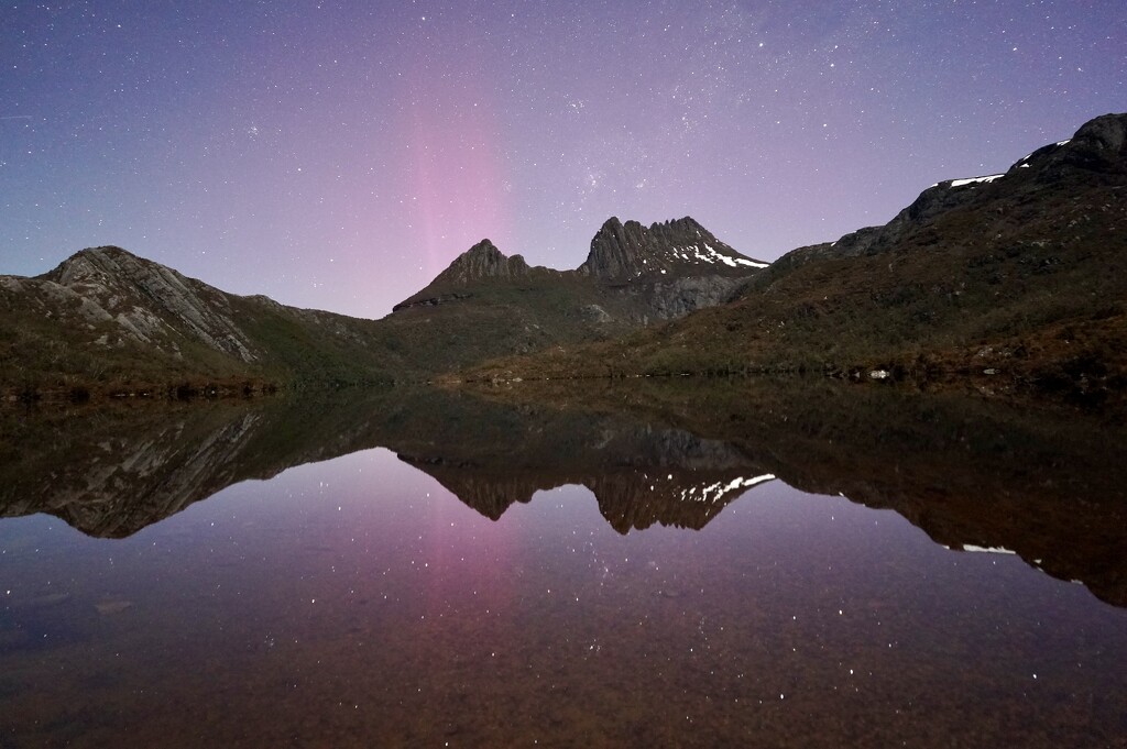 Dove Lake - Cradle Mountain  by kartia