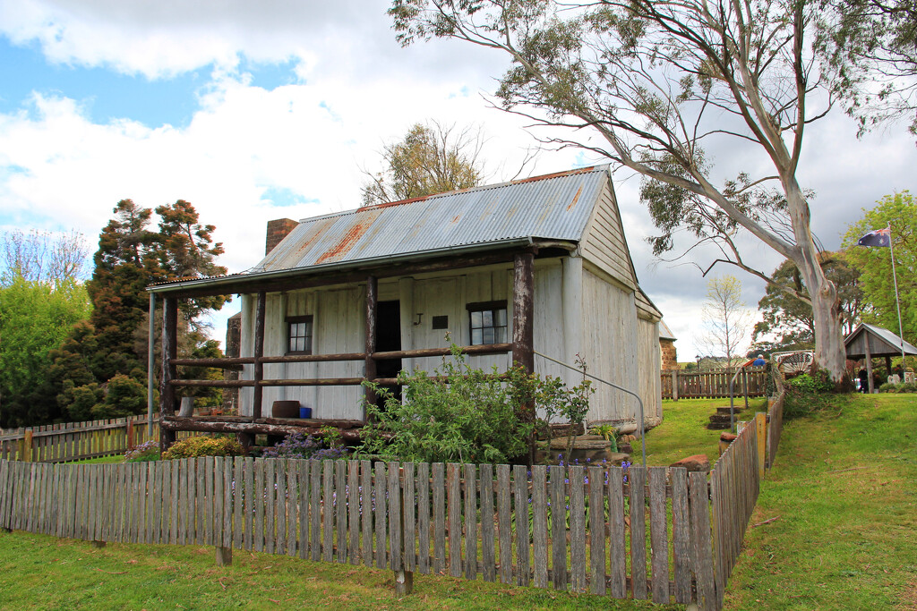 Cordingley Cottage by leggzy