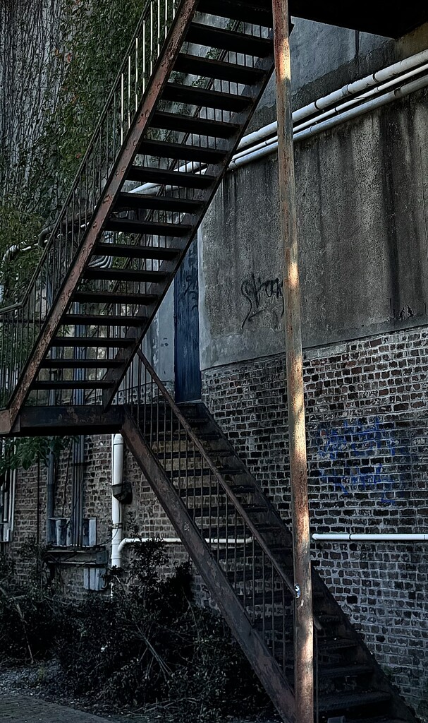 In back of The Market, Charleston Historic District  by congaree