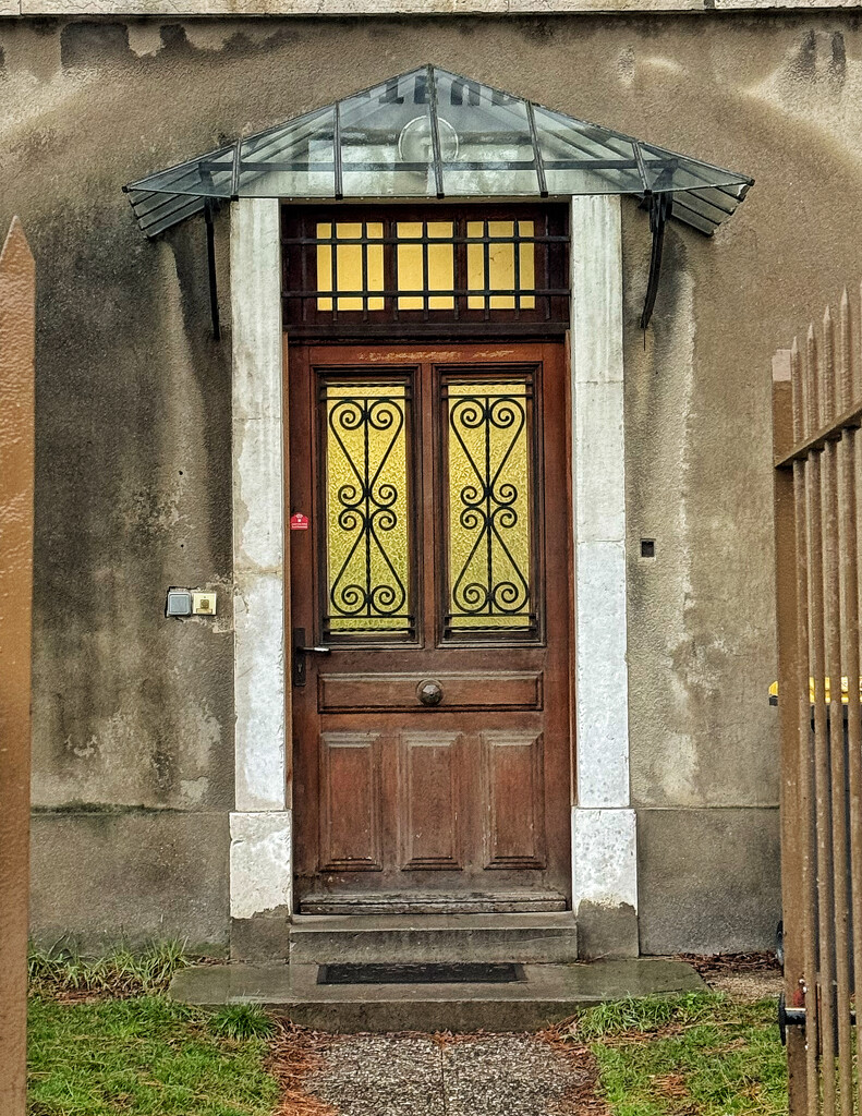 Four hearts on a brown door.  by cocobella