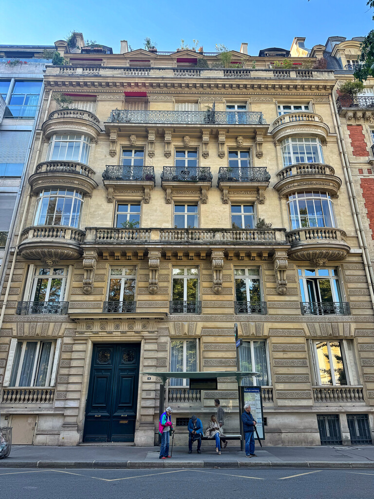 Parisian facade.  by cocobella