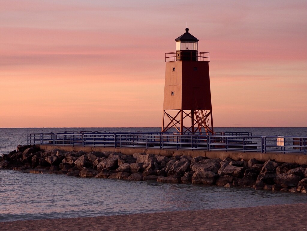 Charlevoix South Pier lighthouse by amyk