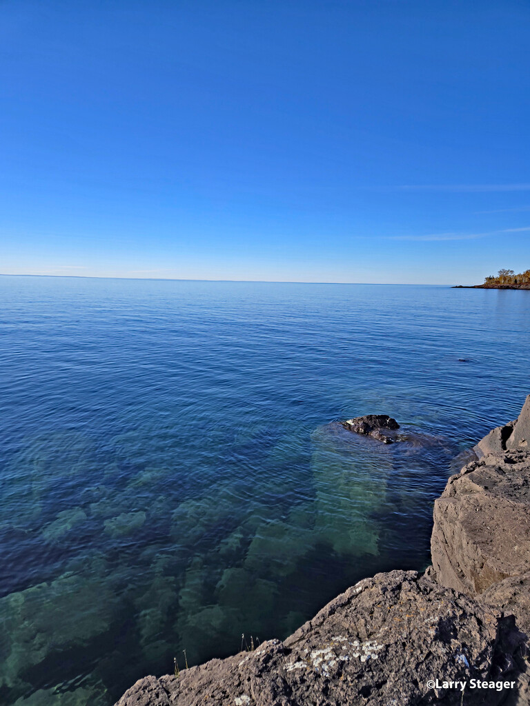 Lake Superior by larrysphotos