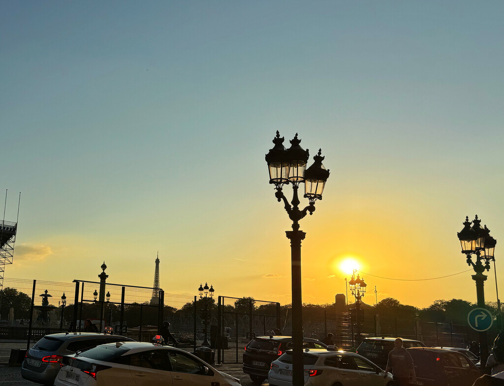 Sunset on Paris.  by cocobella