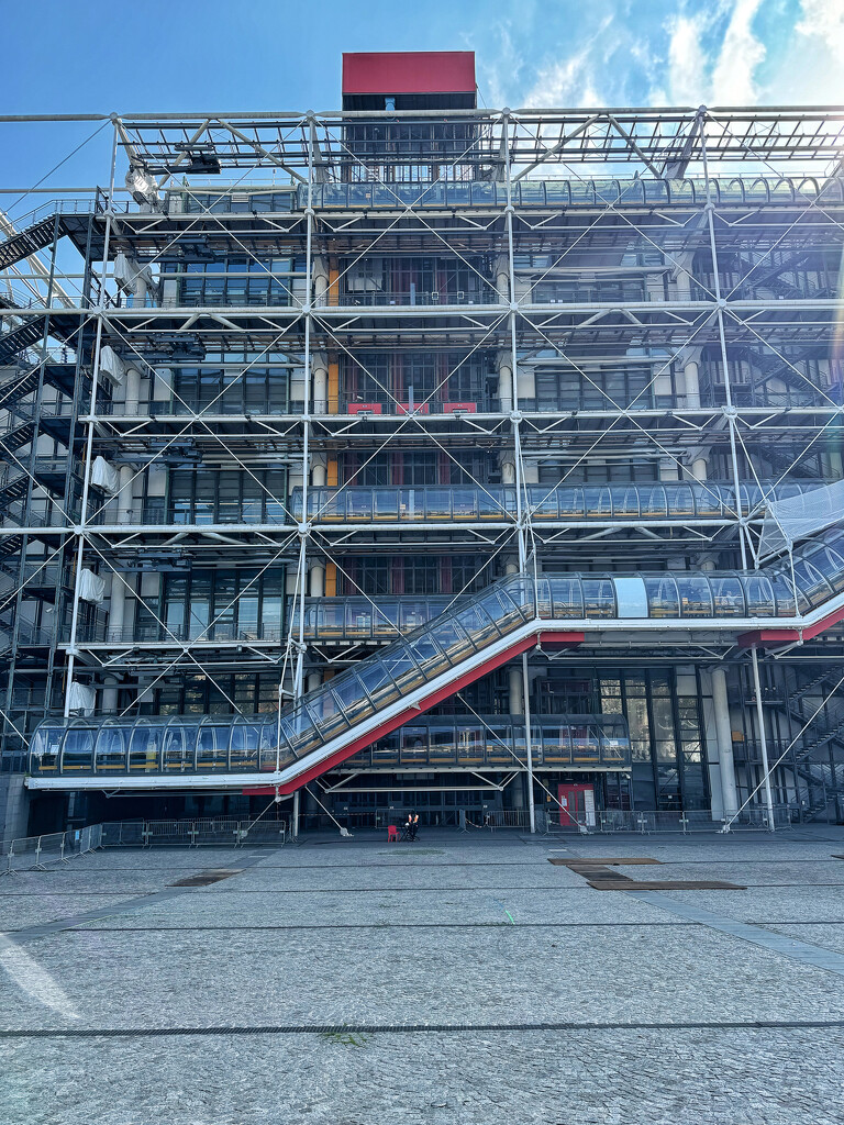 Centre Pompidou.  by cocobella