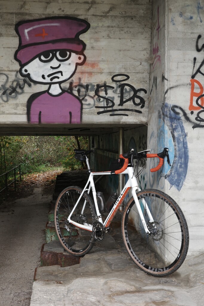 Boy and bike by juergenunterwegs