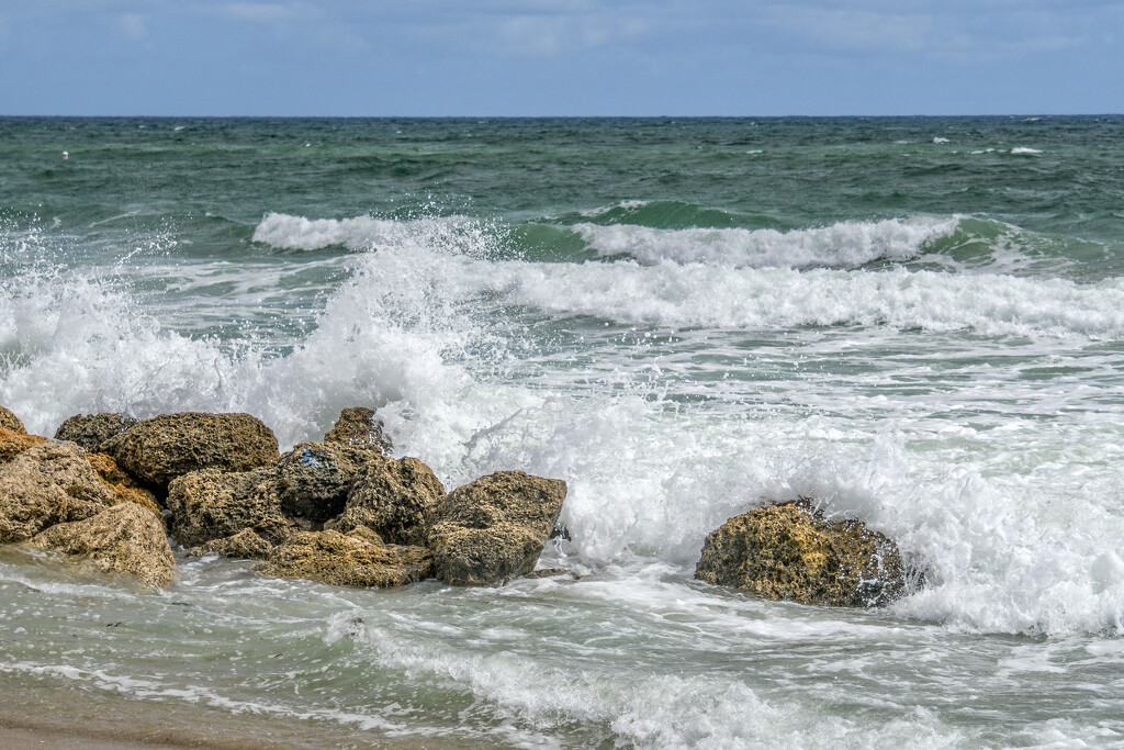 Rough seas by danette