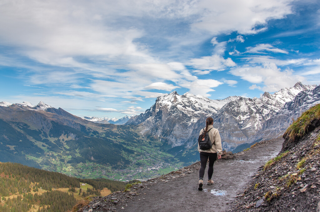 A Walk in the Mountains by kwind