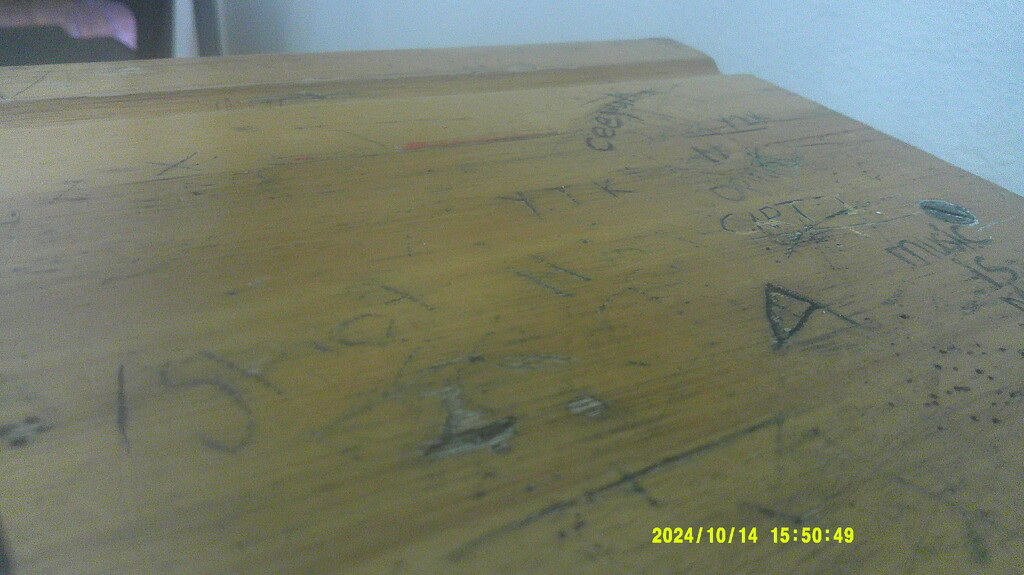 Day 31: Desk graffiti by fa1ry_du5t