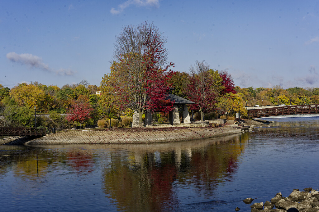 Waltonn river by rminer