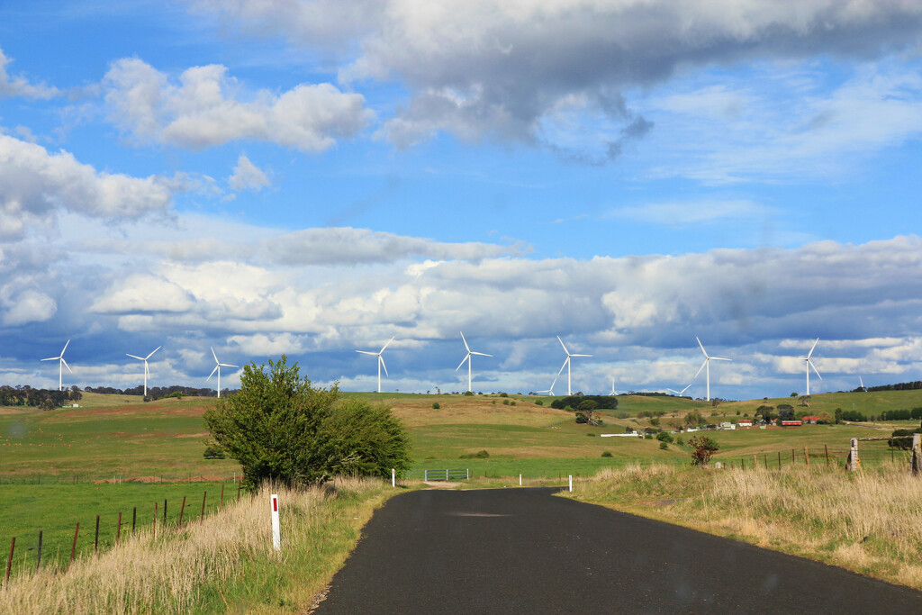 Through the windscreen by leggzy