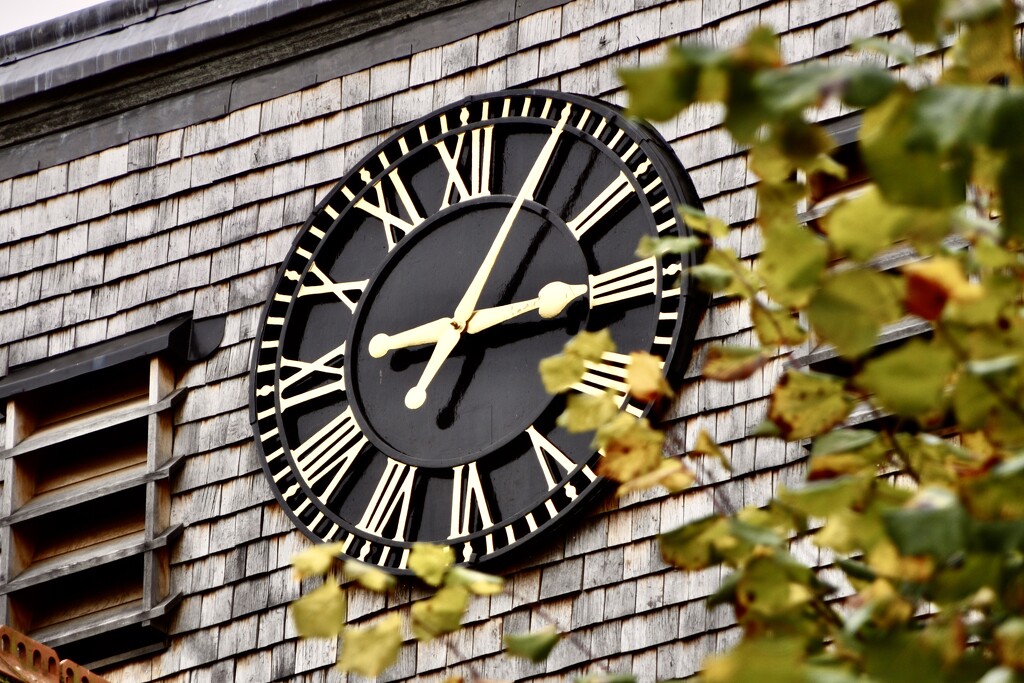 Church Clock  by jmdeabreu