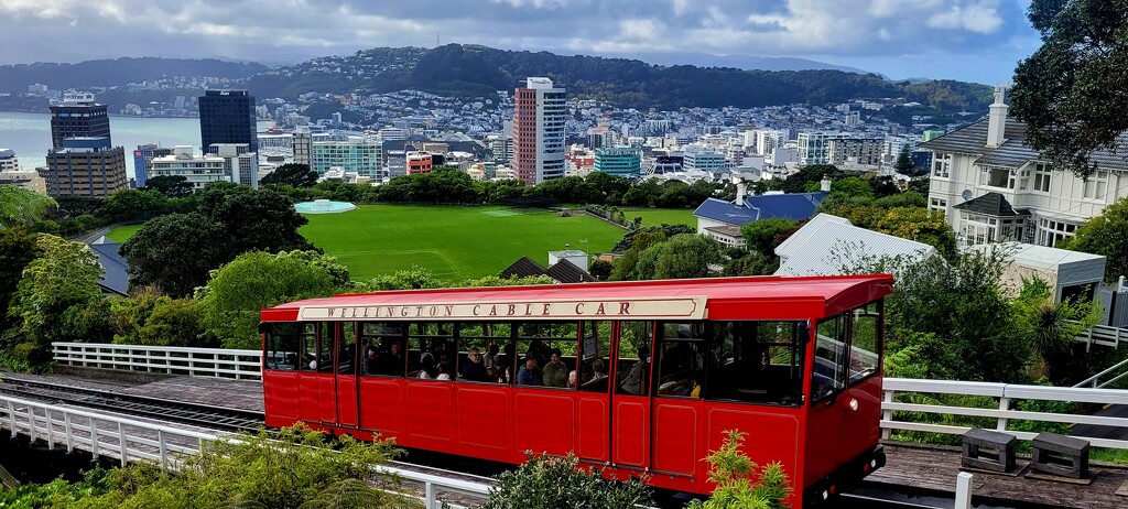 Wellington  Cable Car..  by julzmaioro