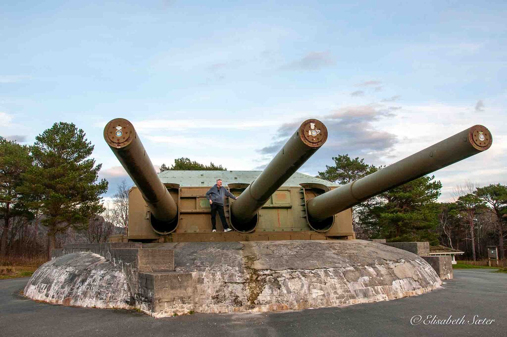 My husband and the cannon at Austrått fort by elisasaeter