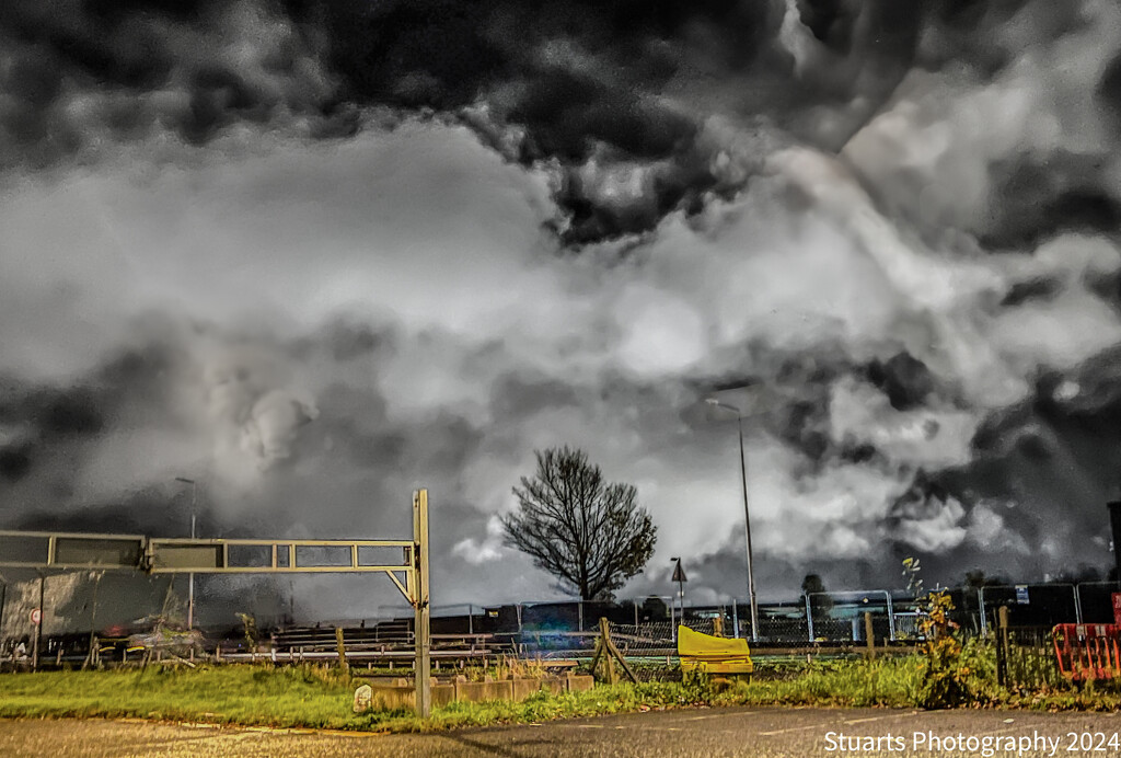 Stormy sky by stuart46