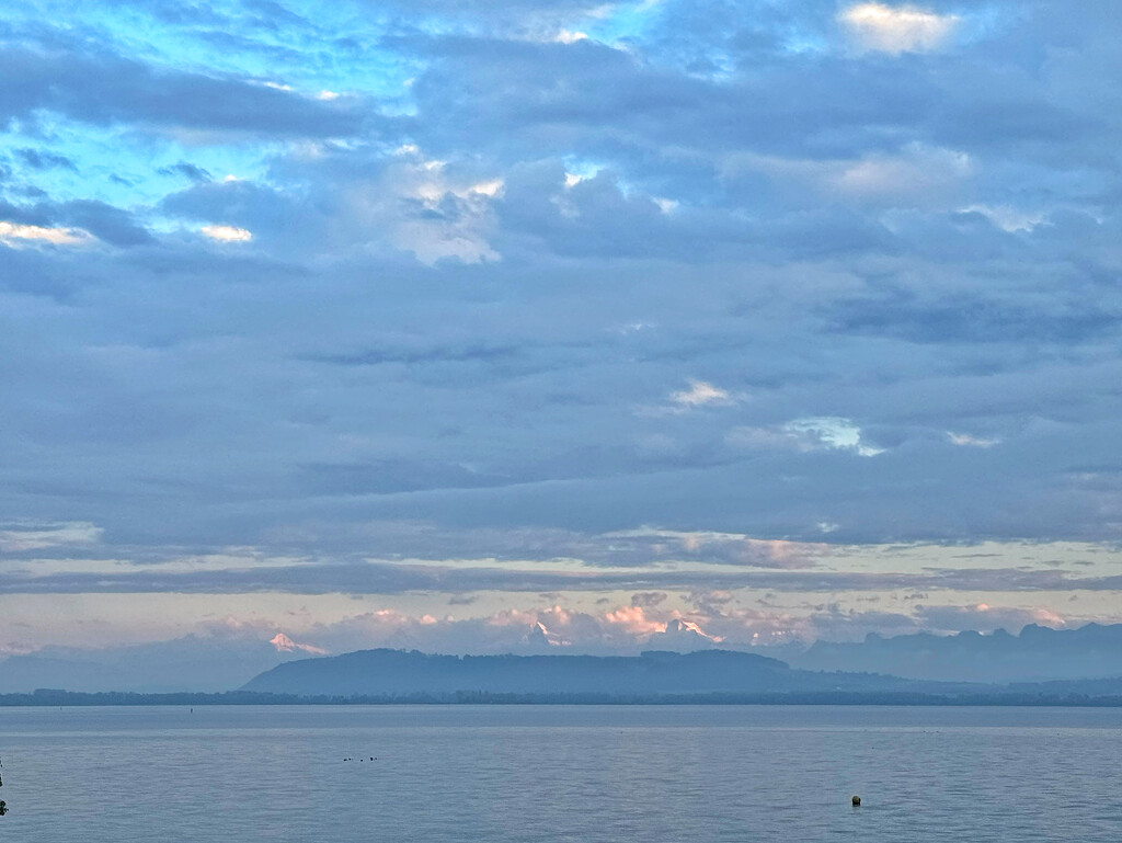 Neuchatel lake.  by cocobella