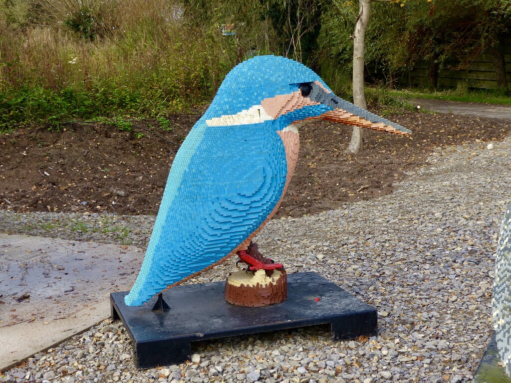 Giant Lego Kingfisher by susiemc