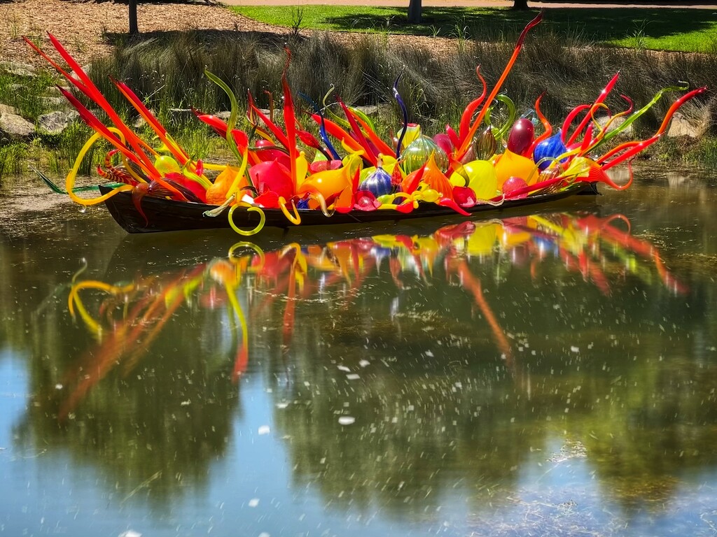 A different boatload of Chihuly glass by pusspup