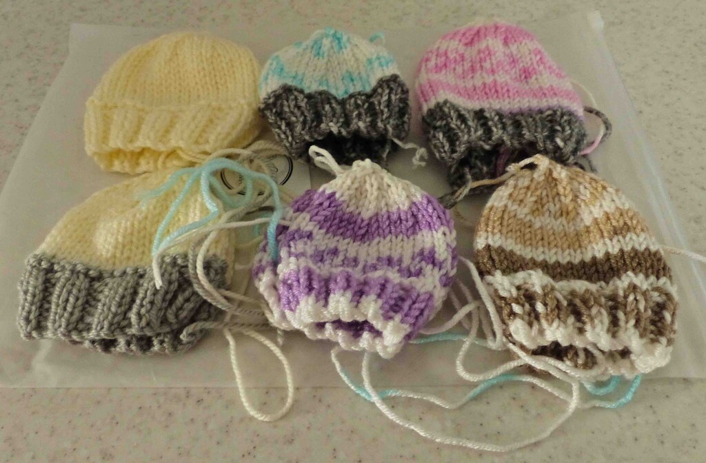 Hats for premature babies by arkensiel