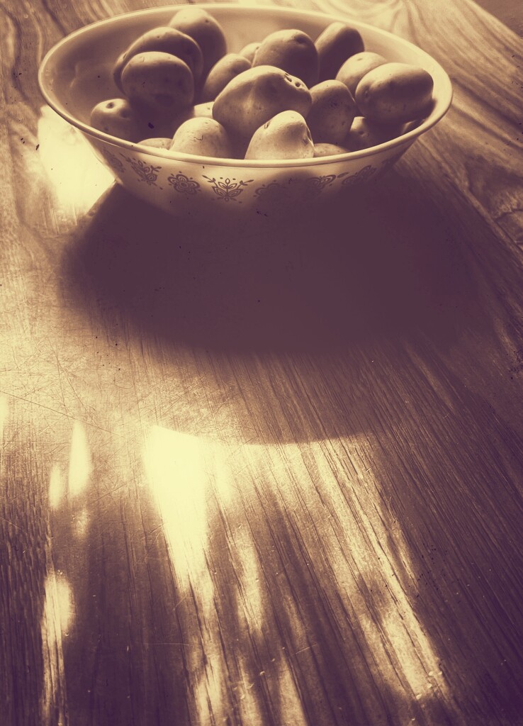 bowl of potatoes by amyk