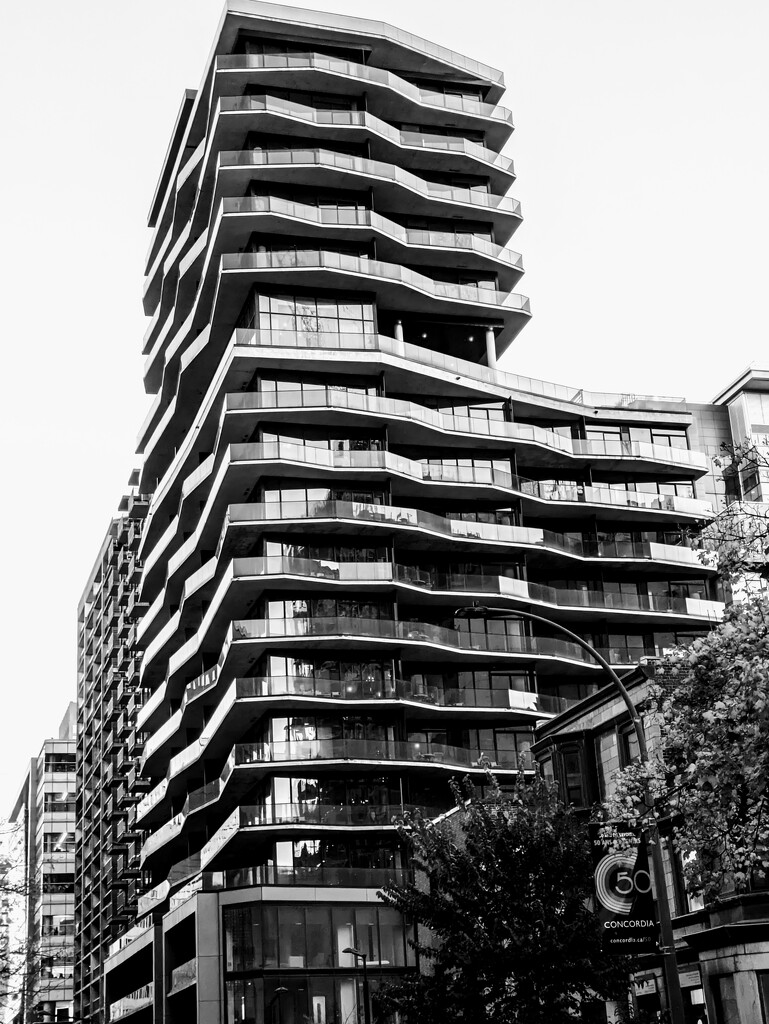 Asymmetrical architecture  by zilli