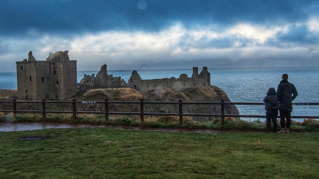 View of Dunnottar Castle and beyond to the North Sea  by billdavidson