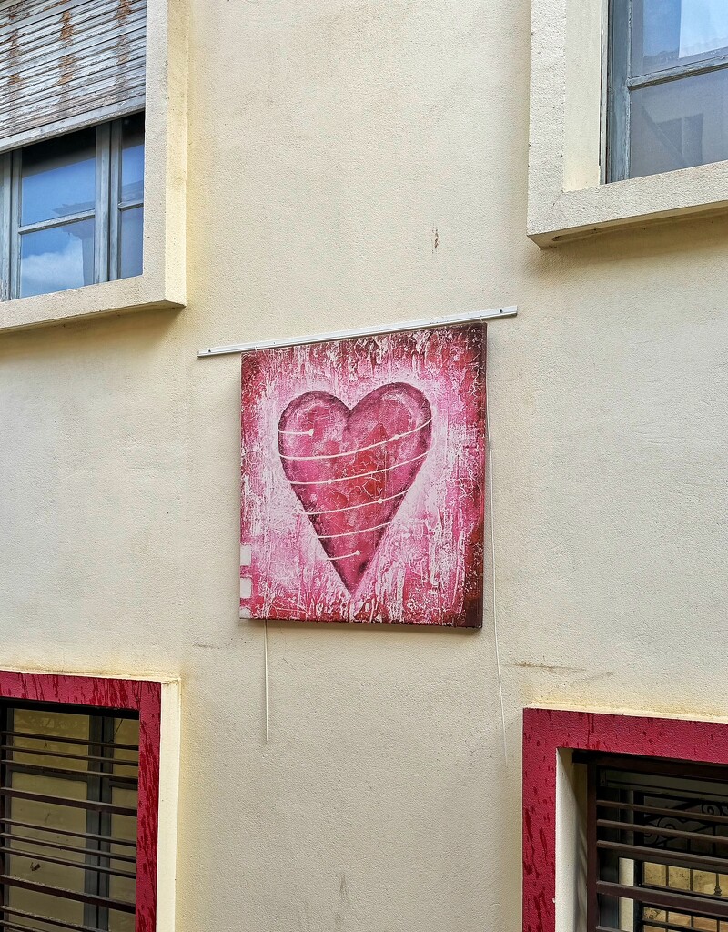 Heart painted on the wall.  by cocobella