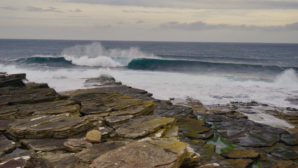 ROLLING WALL OF WATER by markp