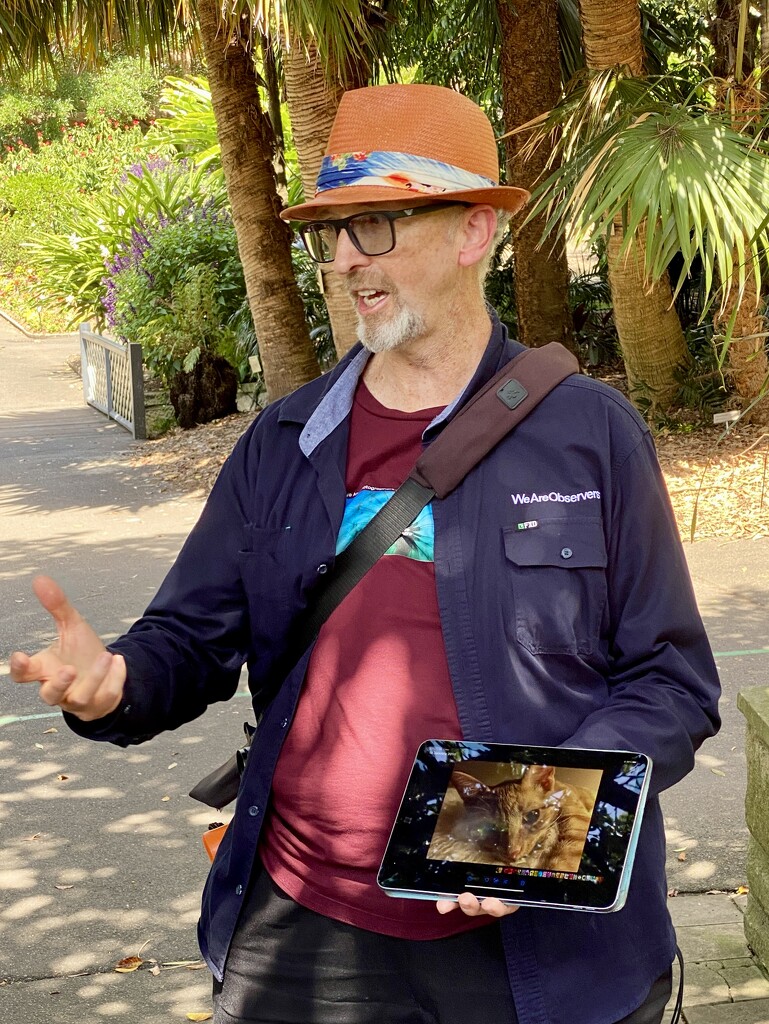 Colin giving his course on using an iPhone for macro photography by johnfalconer