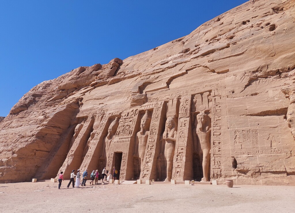 Abu Simbel temple by busylady