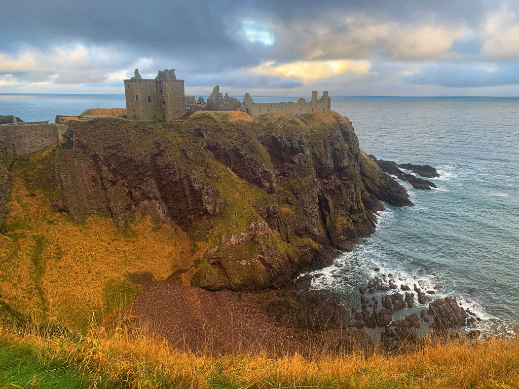 Dunnottar Castle….. by billdavidson