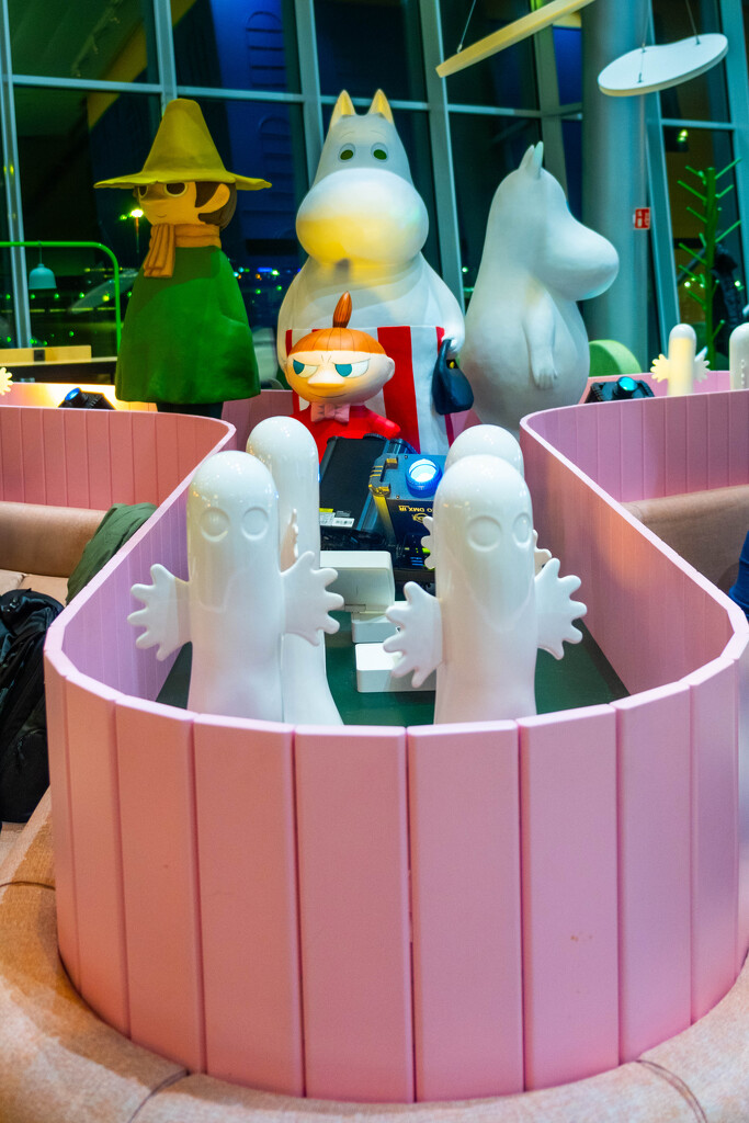 The world’s first Moomin airport café by lumpiniman