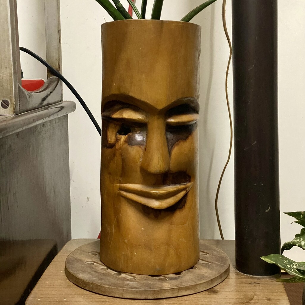 Vase by upandrunning